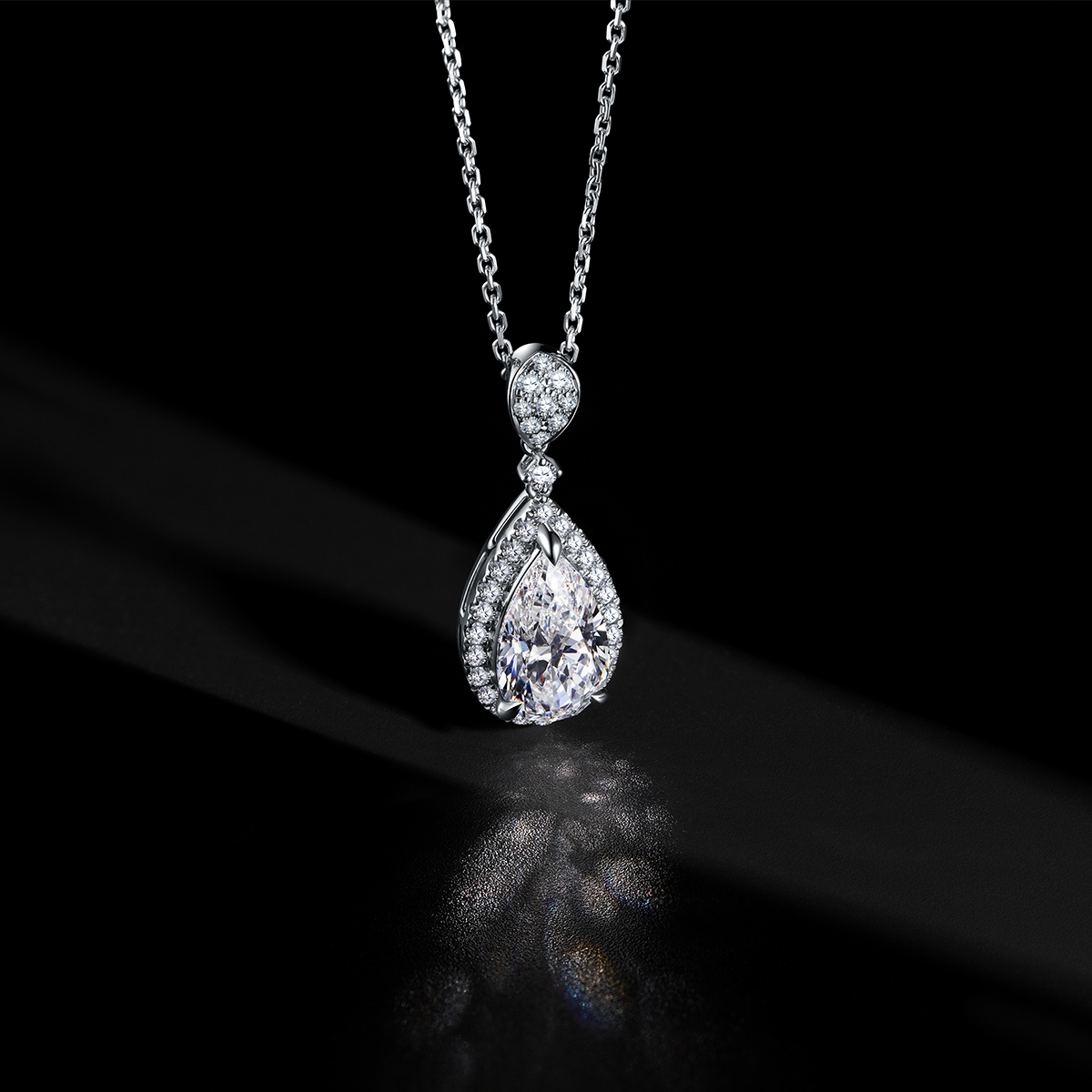 Master Series White Diamond 02 Floating Light Moon Night - White Diamond Necklace Osram Ne Nsoromma