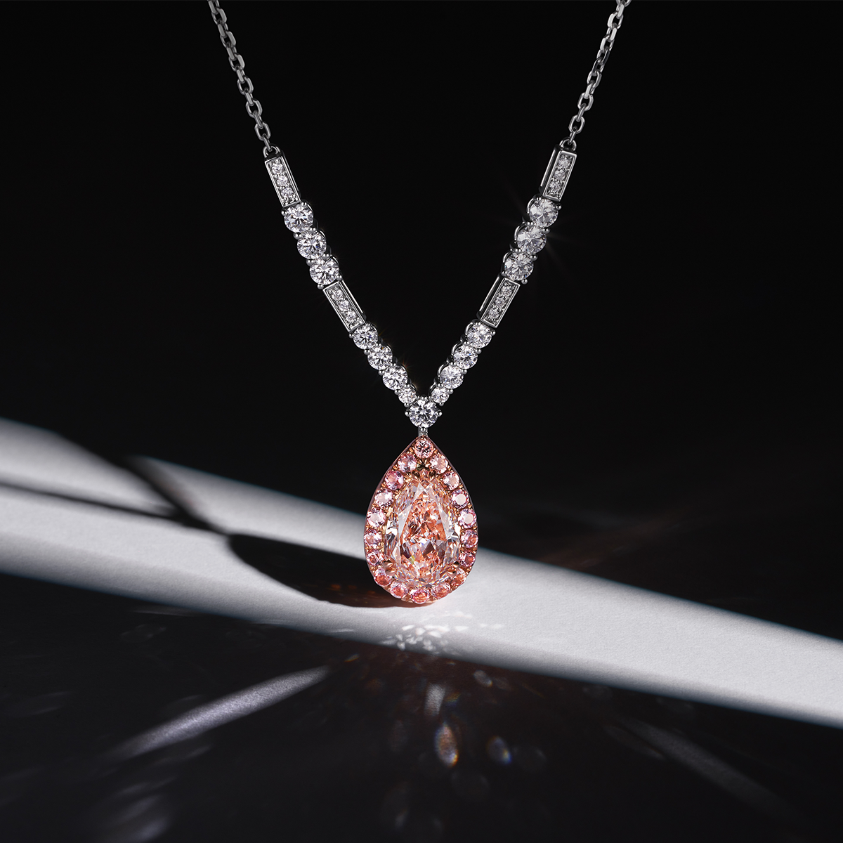 Master Series Pink Diamond 03 Huxin Mirror - Necklace HUTT LAGOON