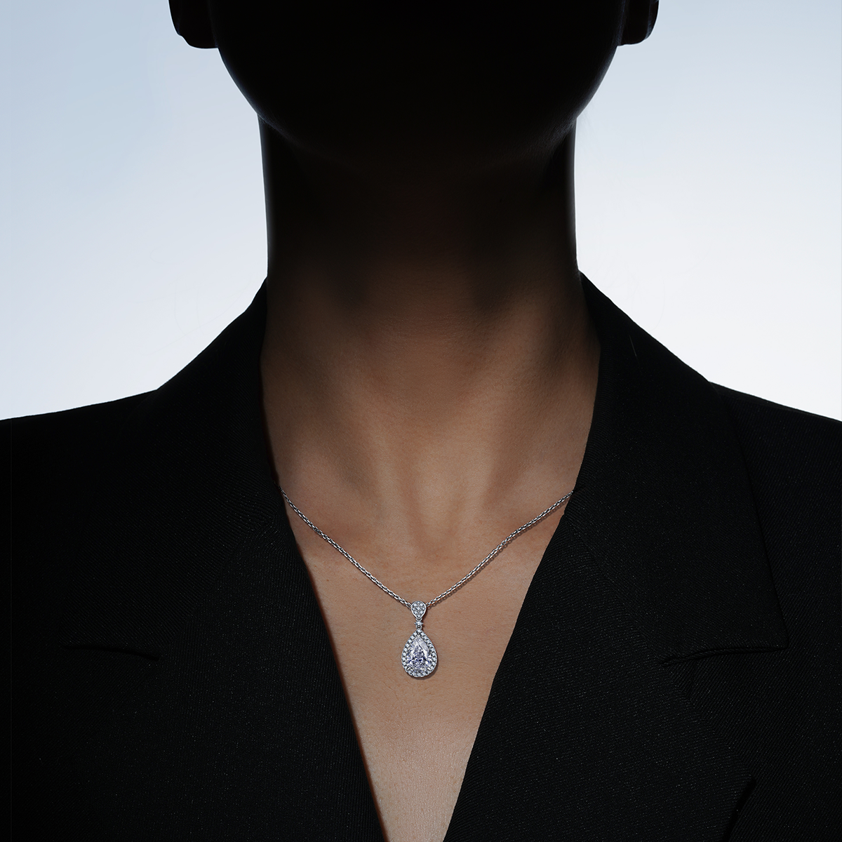 Master Series White Diamond 02 Floating Light Moon Night - White Diamond Necklace Osram Ne Nsoromma